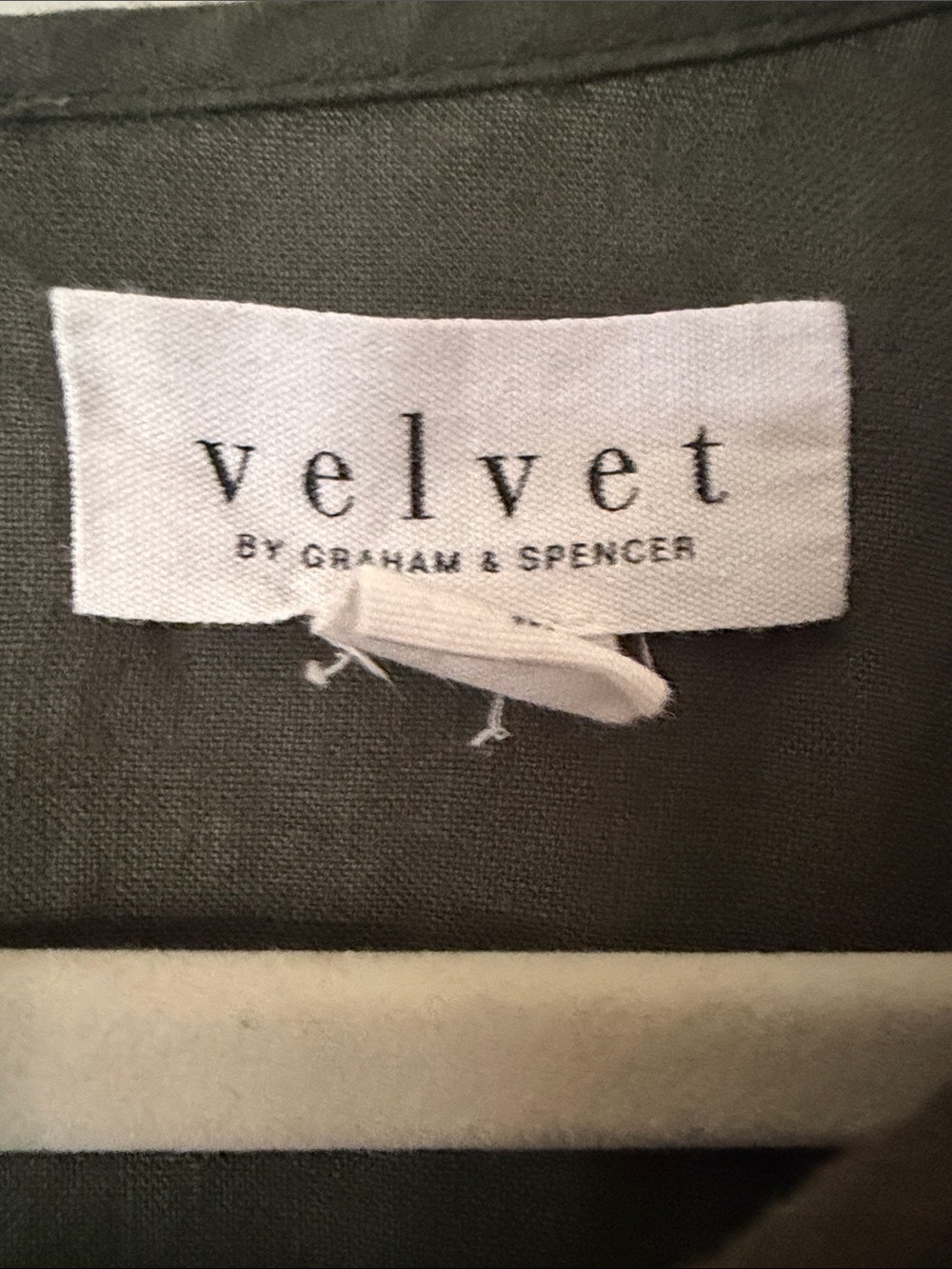 Velvet by Graham & Spencer Olive Green Linen Top - Picture 4 of 4